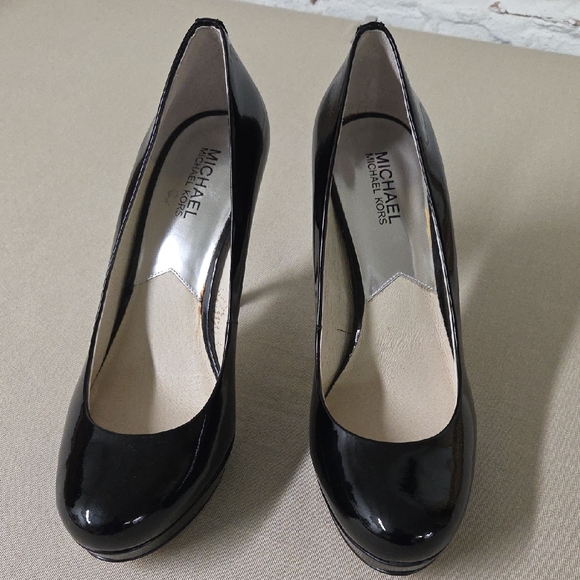 Michael Kors Black Women's Heels 4.5 SIZE 10 - Picture 2 of 8